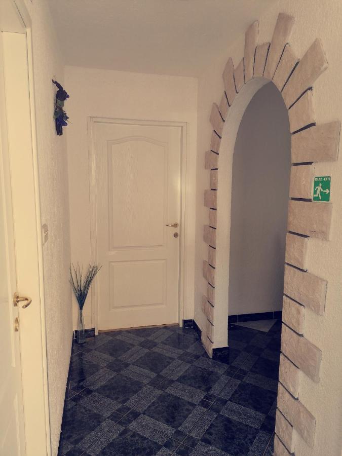 Apartment Ampulica 2 セニ エクステリア 写真